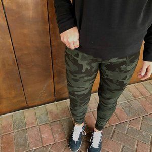 lululemon align Camo Gator Green size 4
